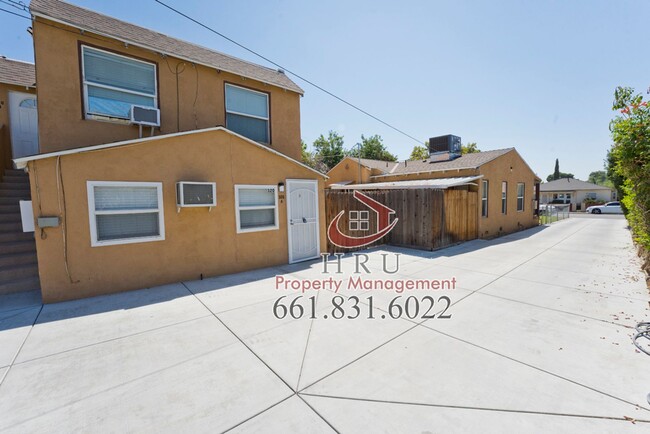 Building Photo - 318 Highland Dr