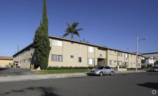Primary Photo - Ridgeway Apartments