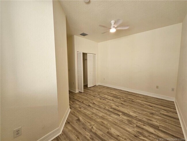 Building Photo - 44 SE Sedona Cir