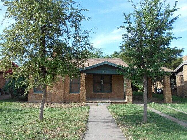 Primary Photo - Unique Tech Terrace Home