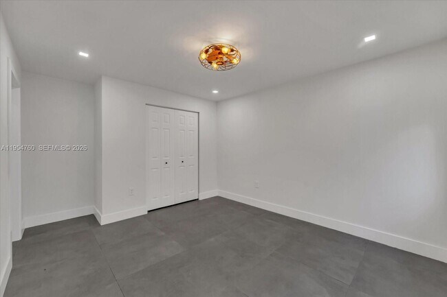 Building Photo - 1733 NW 16th St