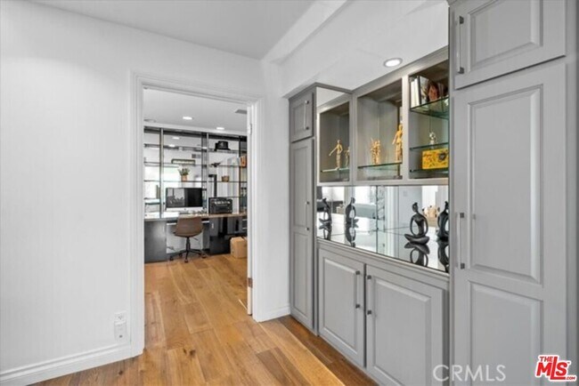 Building Photo - 712 Highland Ave