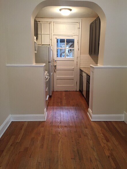 Building Photo - 2357 N Kenneth Ave