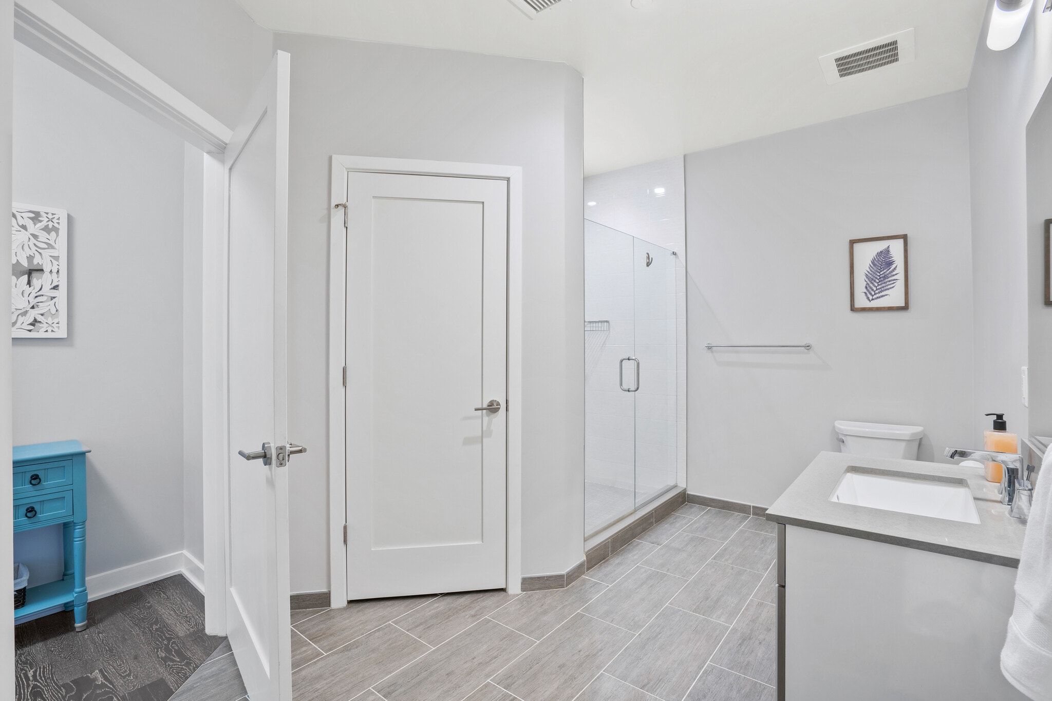 Building Photo - 1350 Maryland Ave NE