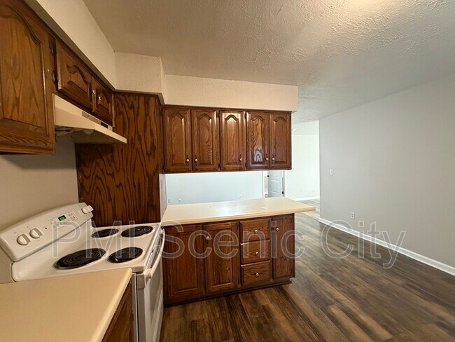 Building Photo - 8810 Great Family Trl