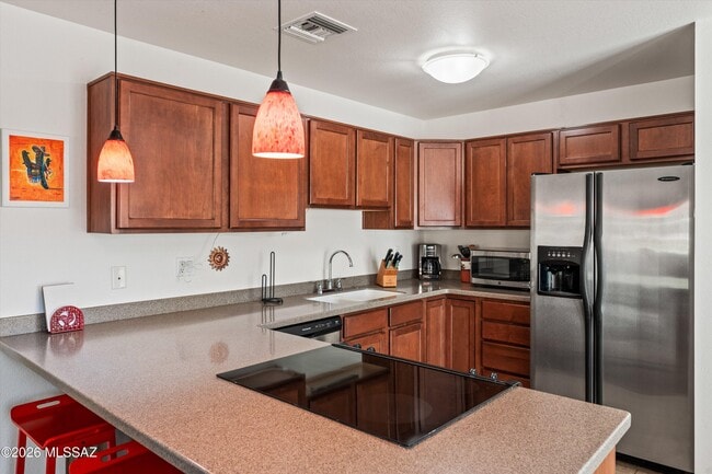 Building Photo - 5051 N Sabino Canyon Rd
