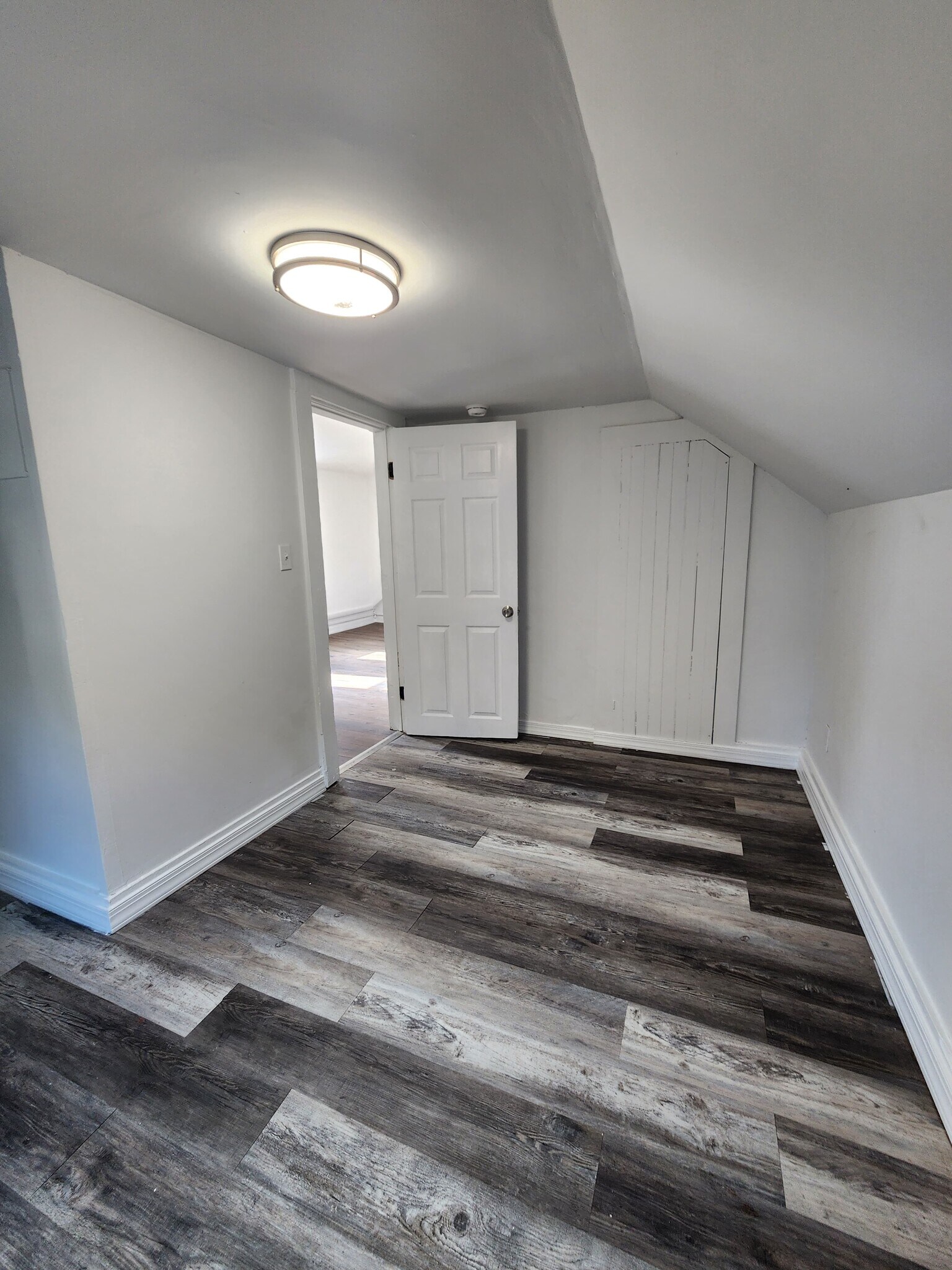 Building Photo - 135 Willow St