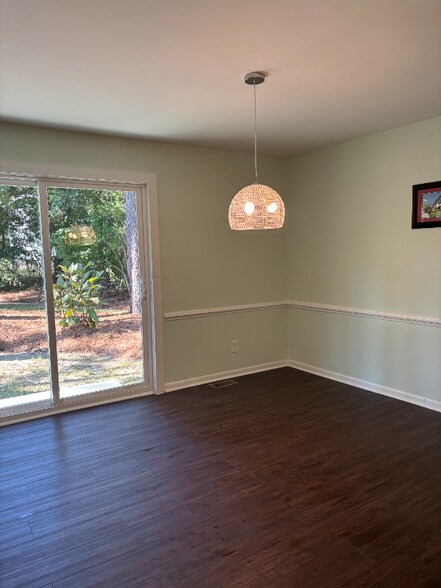 Building Photo - 1205 Crabtree Blvd