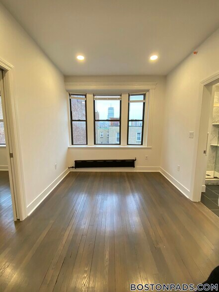 Building Photo - 11 Queensberry St