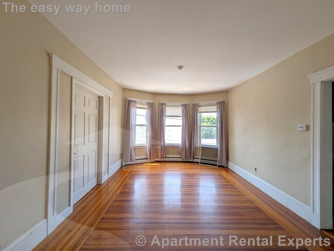 Primary Photo - 49 Conwell Ave