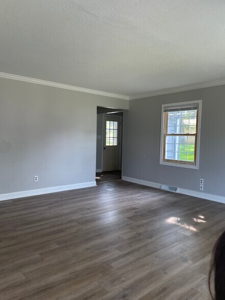 Building Photo - 2813 Hull Ave