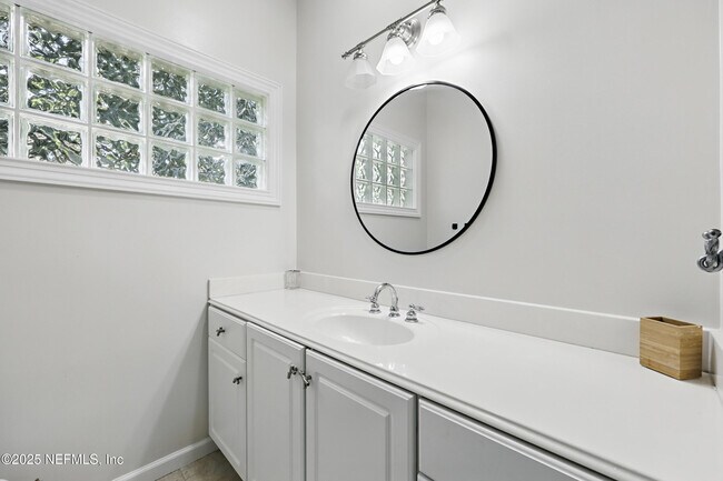 Building Photo - 24601 Deer Trace Dr