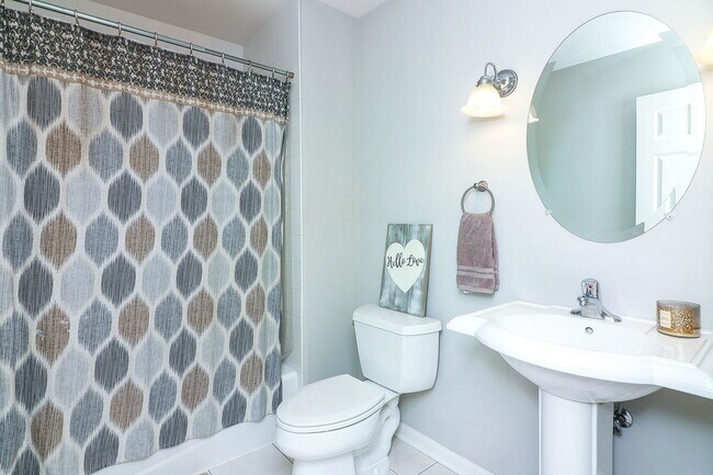 Building Photo - 961 W Spencer Ct