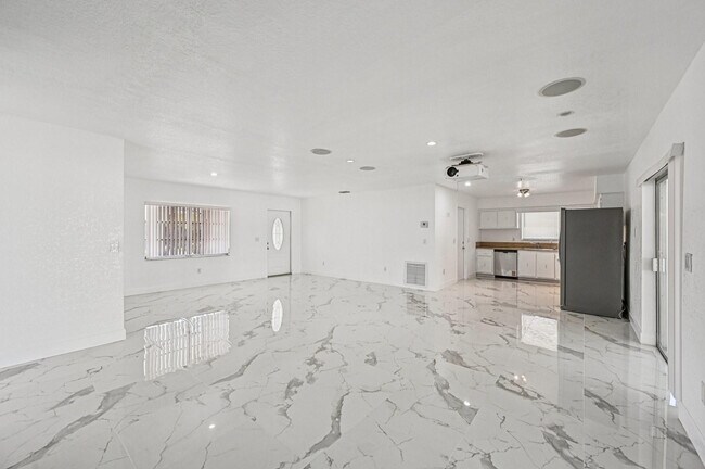 Building Photo - 4549 Baldric St