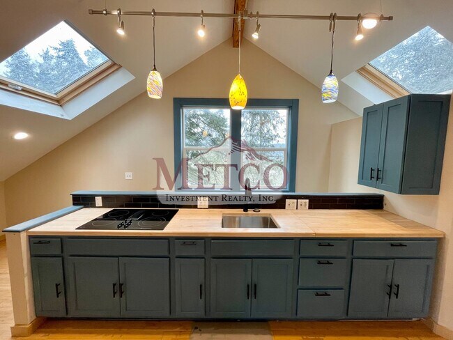 Building Photo - 24401