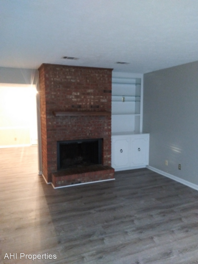 Building Photo - 3 br, 2.5 bath House - 2022 Rexford Road