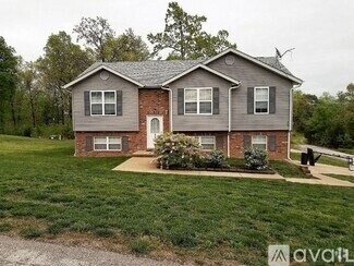Building Photo - Available May 15