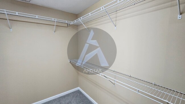 Building Photo - 223 Elmbrook Ln