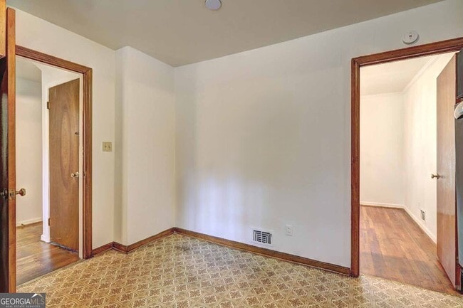 Building Photo - 3635 Las Olas Dr