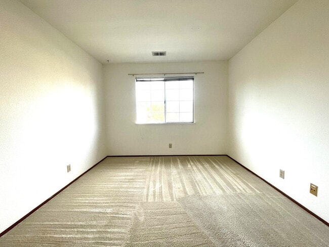 Building Photo - 4176 Bell Common