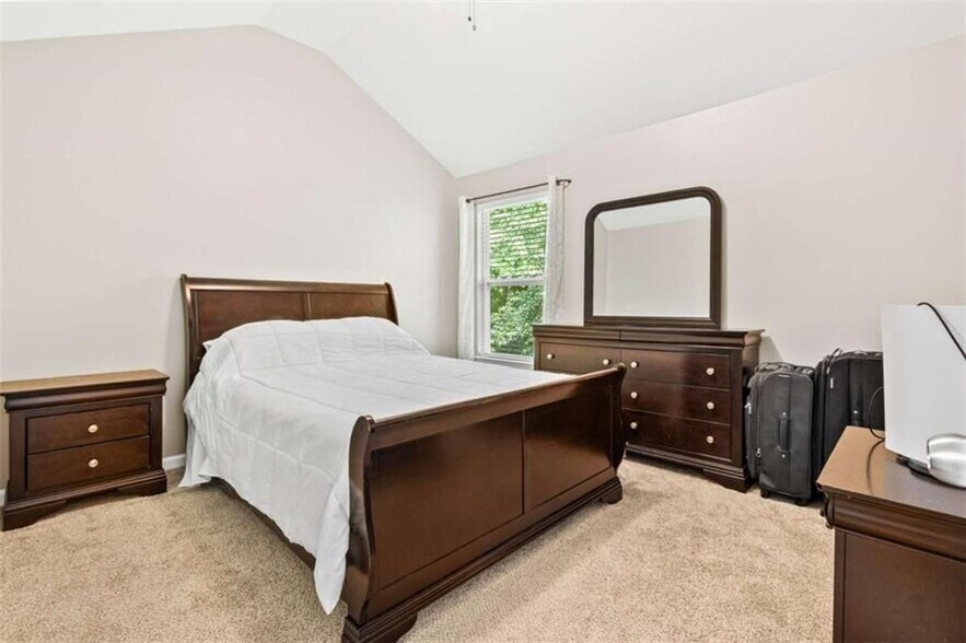 Building Photo - 7155 Laurel Creek Dr