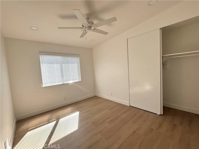 Building Photo - 9872 Kings Canyon Dr