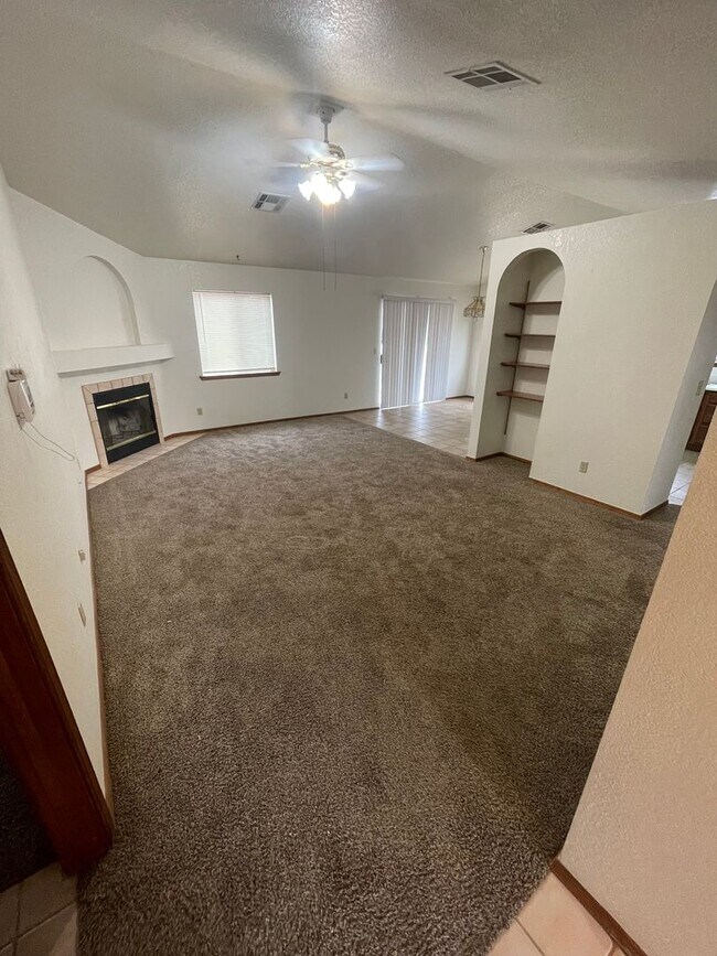 Building Photo - Cozy 3 Bedroom/2 Bath Home in Las Colinas