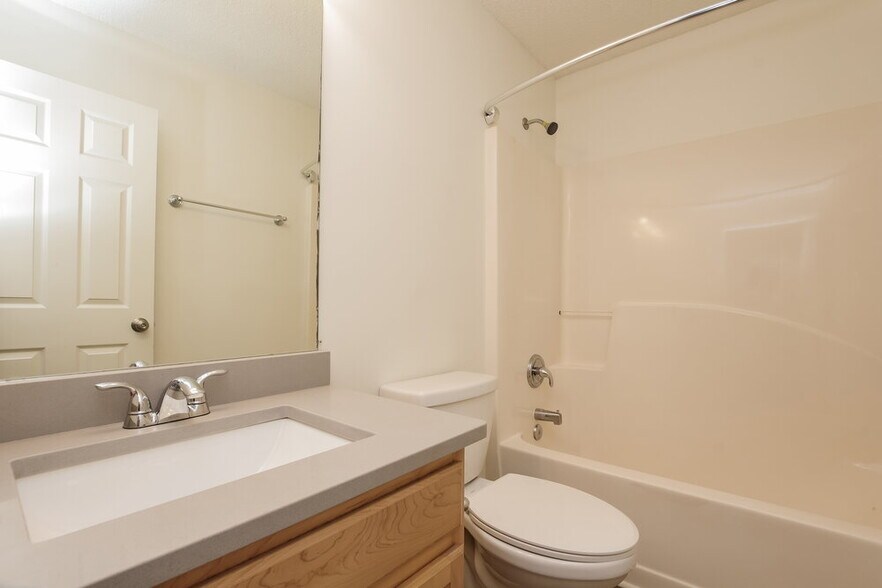 Building Photo - 4116 Everest Dr