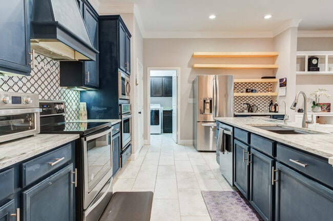 Building Photo - 6905 91st St