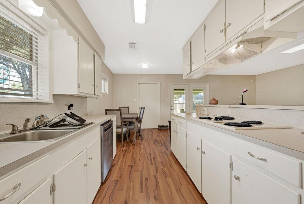 Building Photo - 1109 Frances Dr