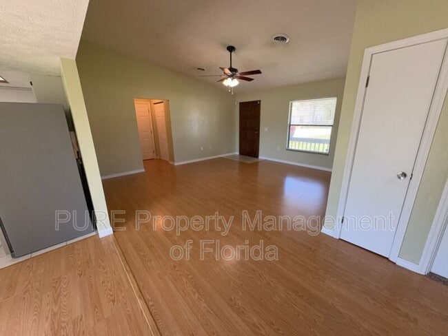 Building Photo - 9 Banyan Course Run