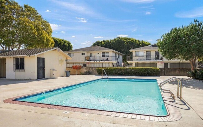 Building Photo - Beautifully Renovated Marina Village Condo...