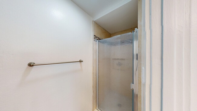 Building Photo - 1829 Lincoln Ave