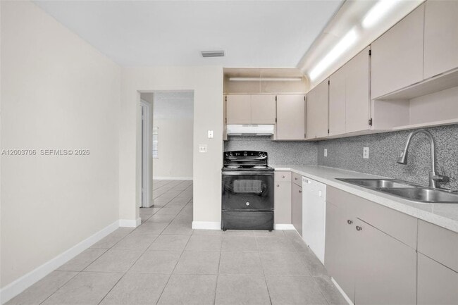 Building Photo - 2125 McKinley St