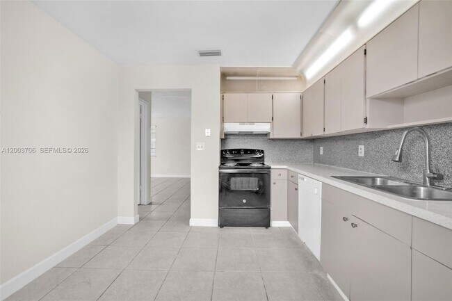 Building Photo - 2127 McKinley St
