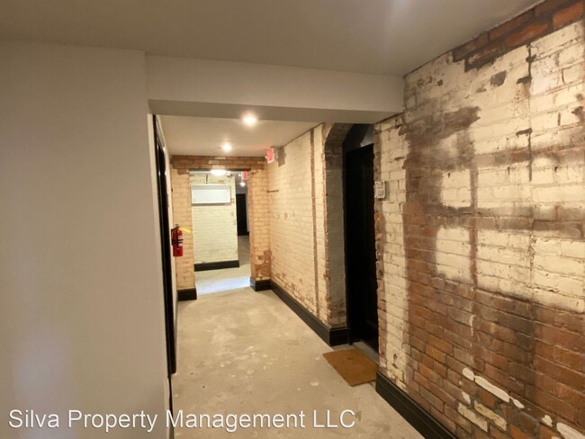Building Photo - 51 W Palmer Ave