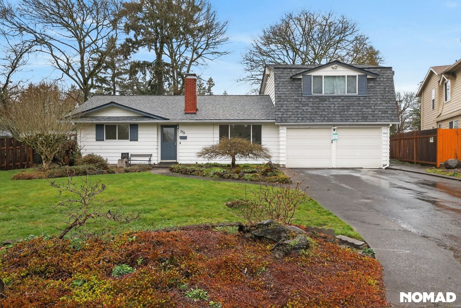 Building Photo - 375 SW Devon Ln