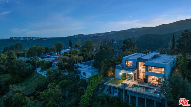 Building Photo - 1172 Linda Flora Dr