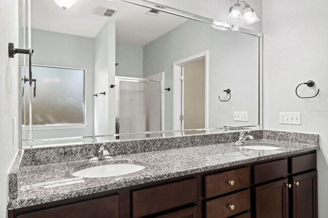 Building Photo - Luxury home in a premier neighborhood!