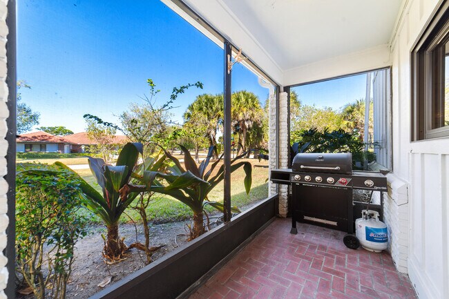 Building Photo - 3000 Conifer Dr