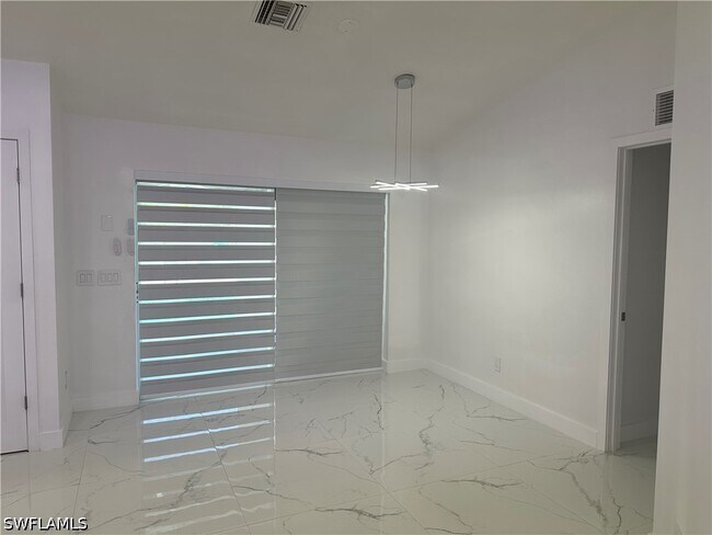 Building Photo - 3417 31st St W