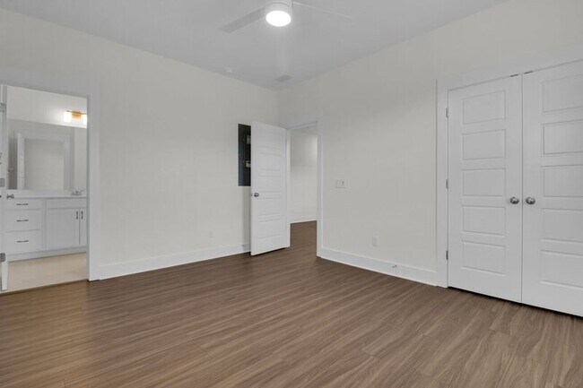 Building Photo - 268 Symphony Ave