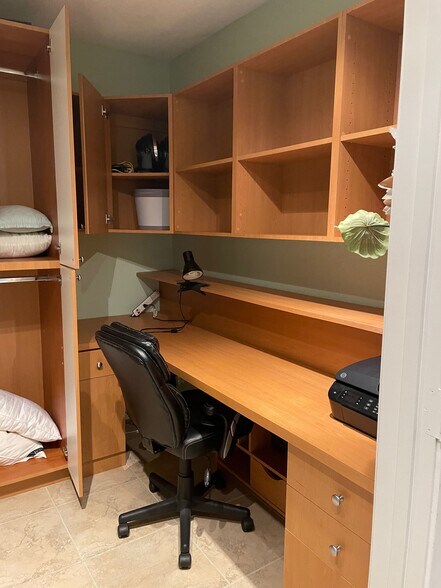 2nd Room Desk/Wall unit closet - 5005 Collins Ave