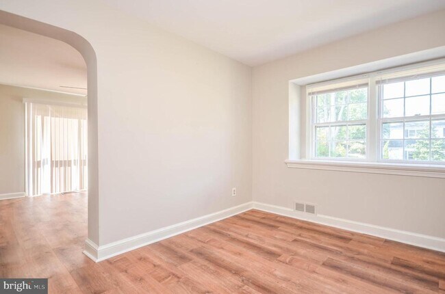 Building Photo - 9107 Lindale Dr