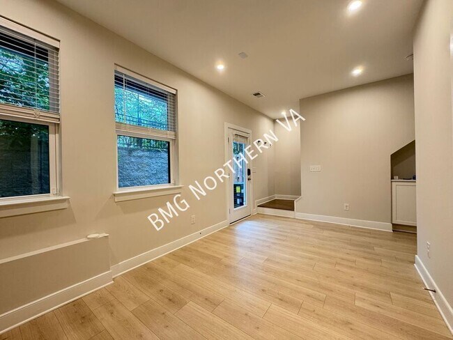 Building Photo - 1021 S Taylor Ct