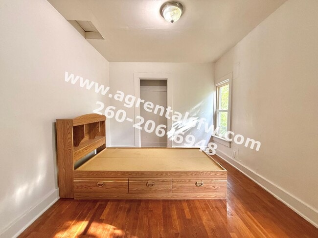 Building Photo - 231 W Dewald St