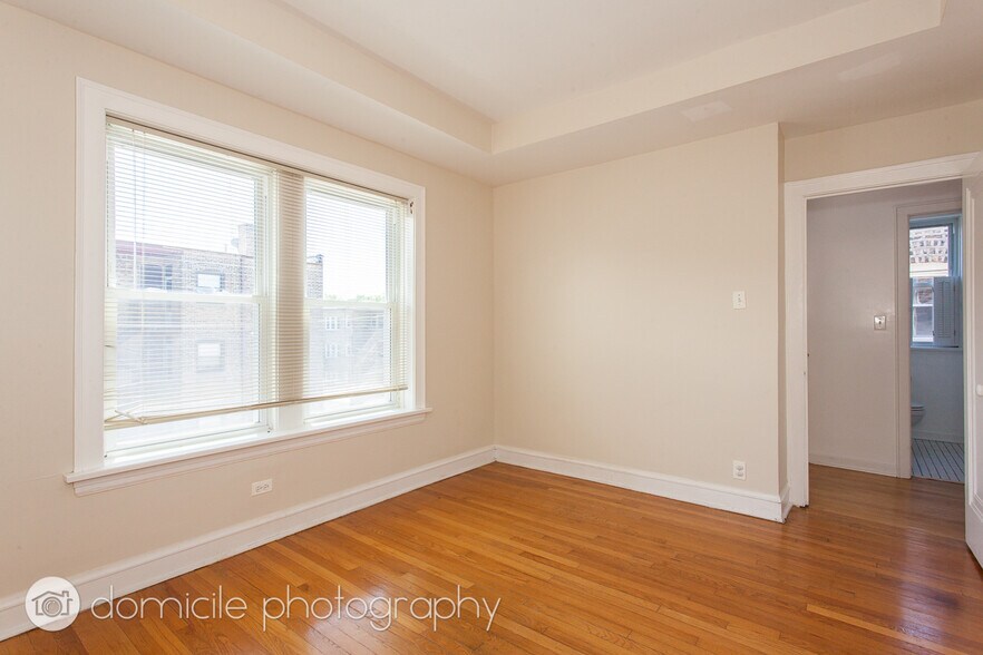 Building Photo - 2141 W Arthur Ave
