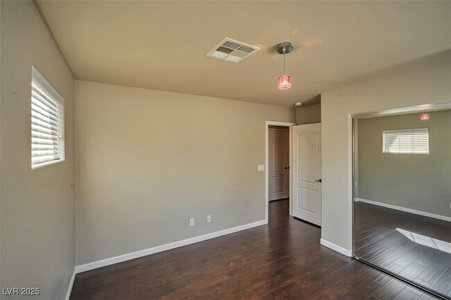 Building Photo - 1740 Flores Ln