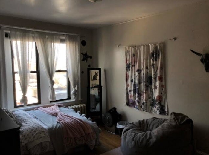 bedroom 1 - 462 Park Dr