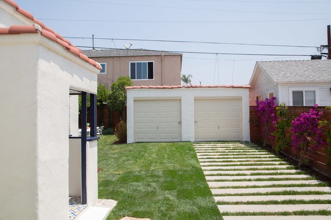 Back Yard - 3625 Edenhurst Ave